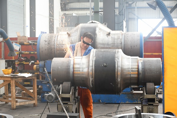 四川飛球員工抗酷暑堅守崗位，公司戰高溫凝聚關懷全力以赴保生產